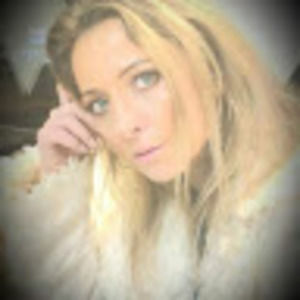 Meet your Posher, Anna- miriam